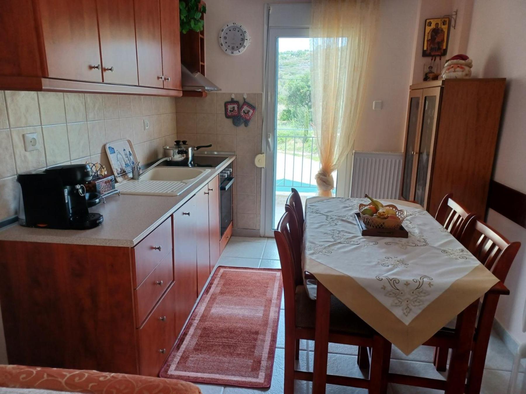 Gerakini 2Br Apt With Shared Pool Екстериор снимка