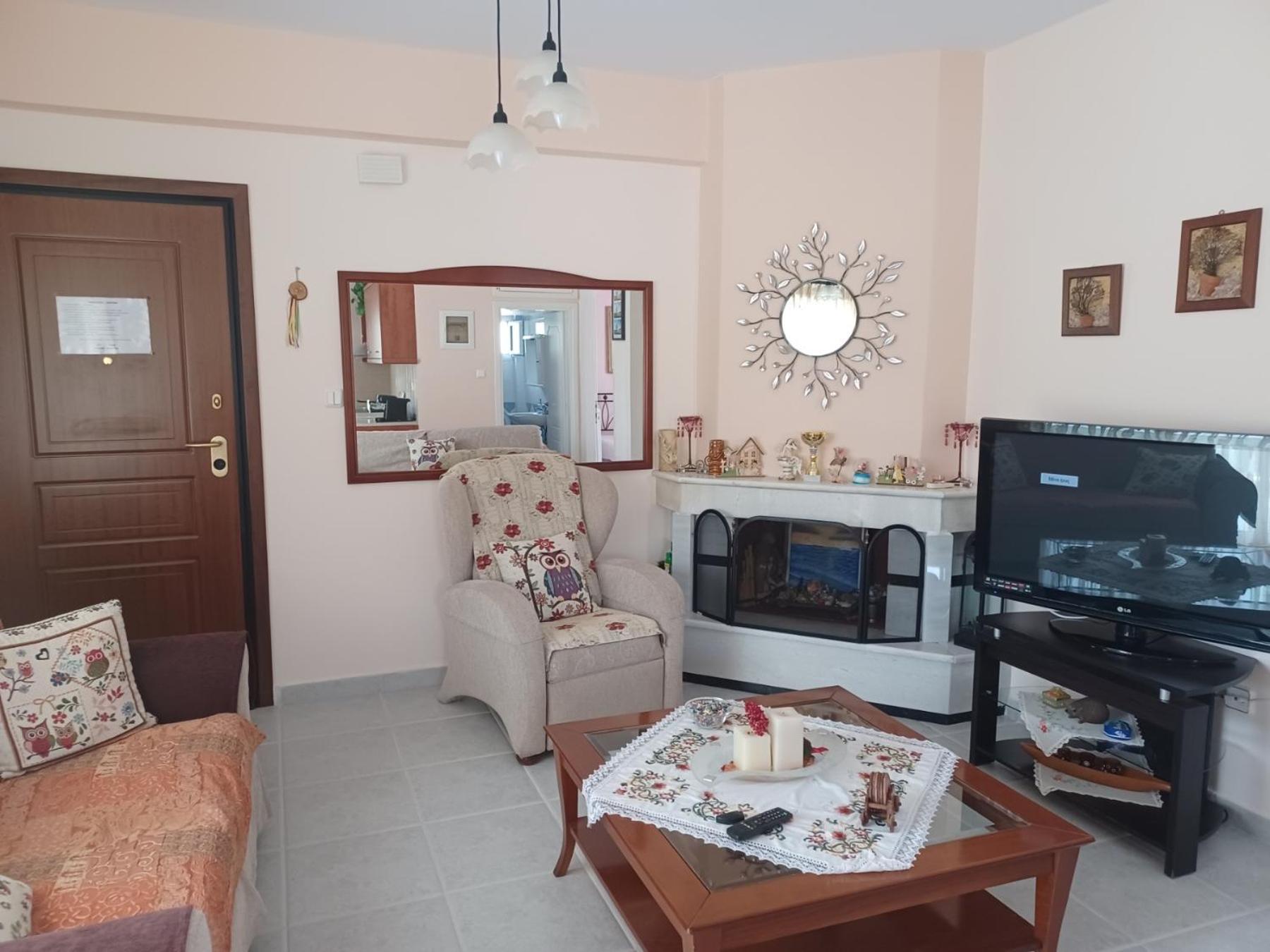 Gerakini 2Br Apt With Shared Pool Екстериор снимка